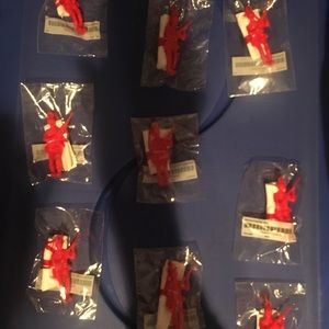 NWT Supreme military men with parachute